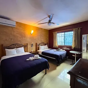 3* Hotel La Casona Real